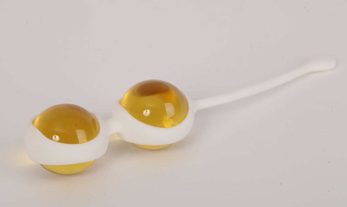 Желтые вагинальные шарики в силиконовой оболочке от White Label
