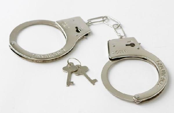 Серебристые наручники с ключиками от Сима-Ленд