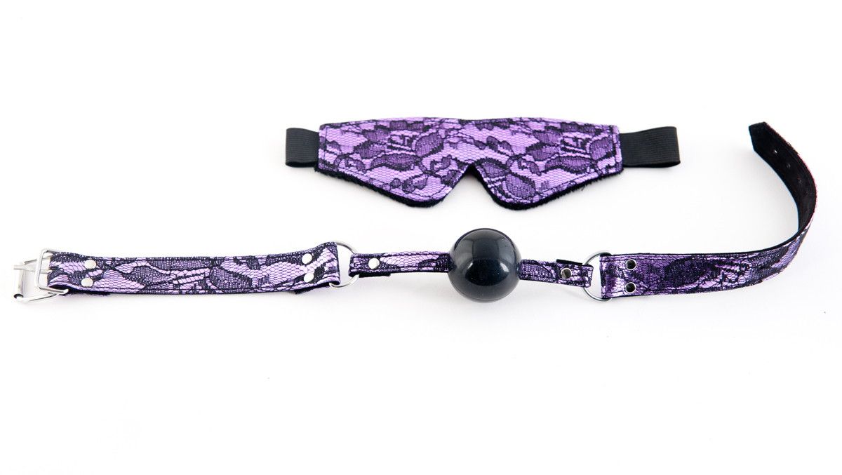 Кружевной набор пурпурного цвета: маска и кляп от ToyFa