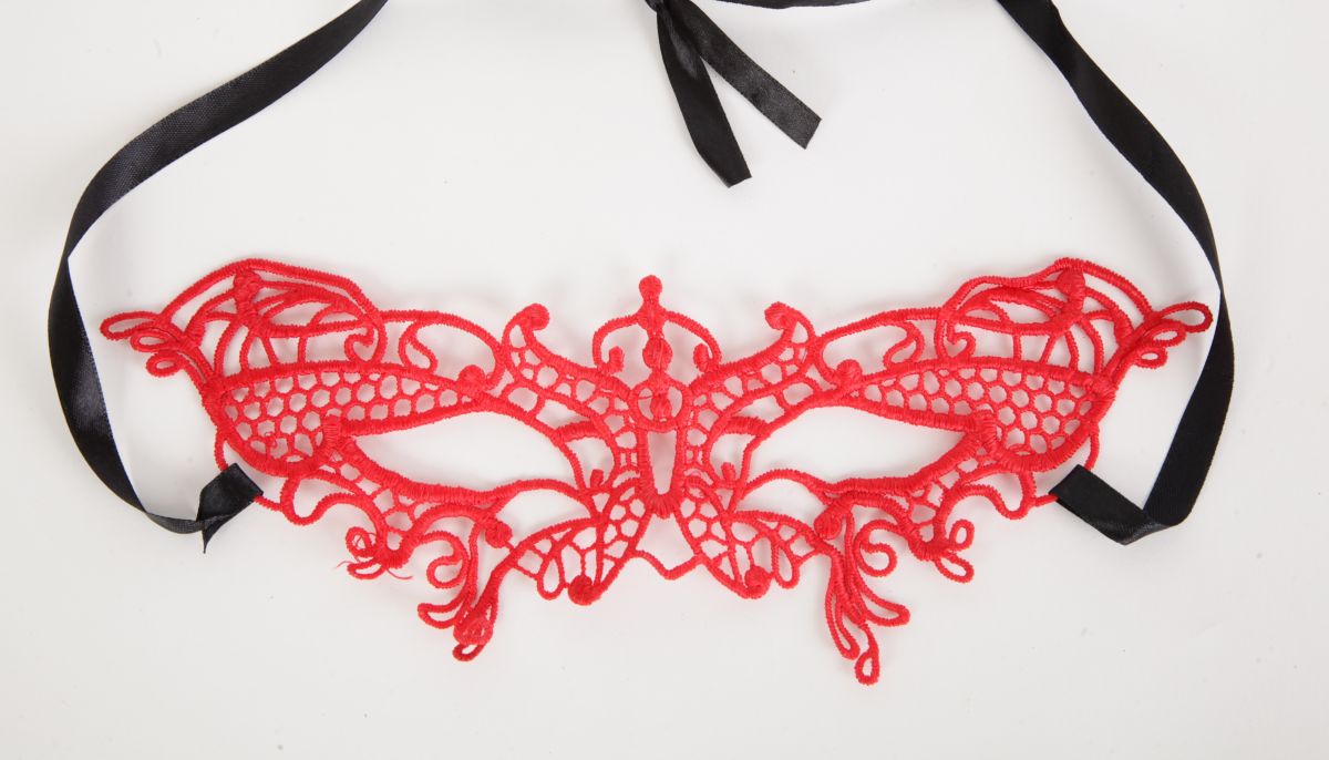 Ажурная маска в венецианском стиле от White Label