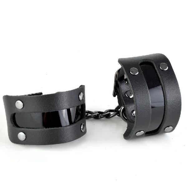 Чёрные наручники с вставкой «Пятница» от Sitabella