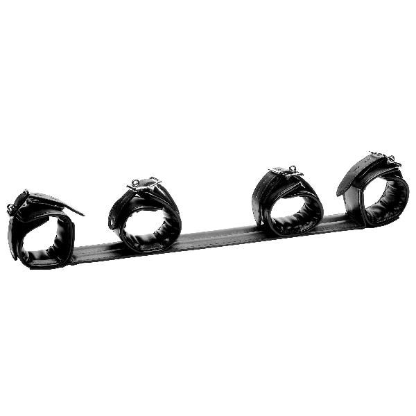 Черная распорка с манжетами для рук и ног Deluxe Rigid Spreader Bar от XR Brands