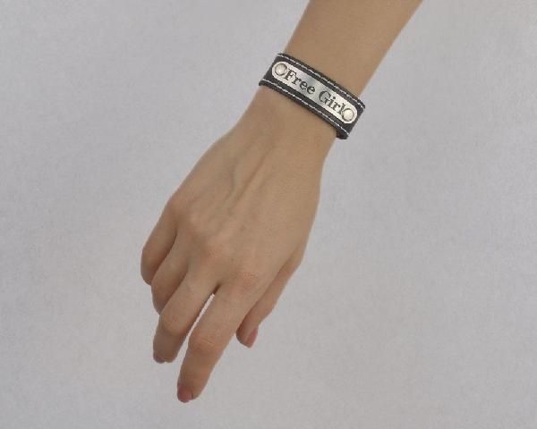 Браслет с белой строчкой Free Girl от Sitabella