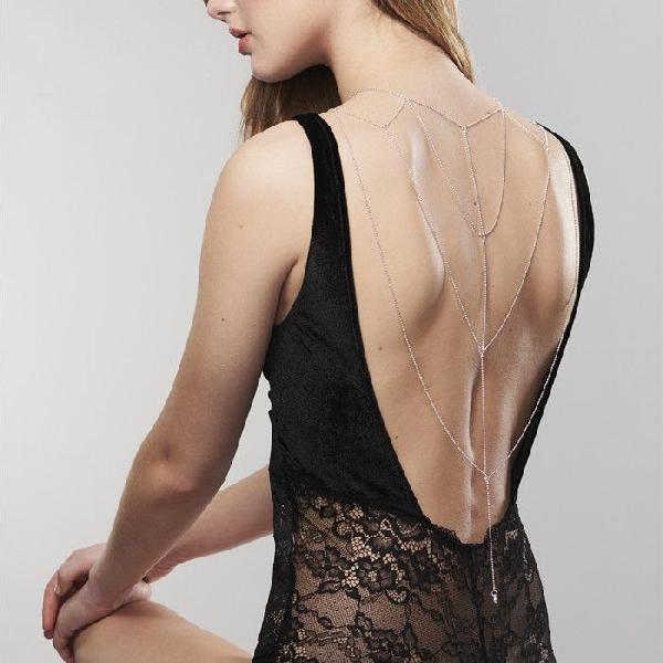 Серебристое плетеное украшение Magnifique Back and Cleavage Chain от Bijoux Indiscrets