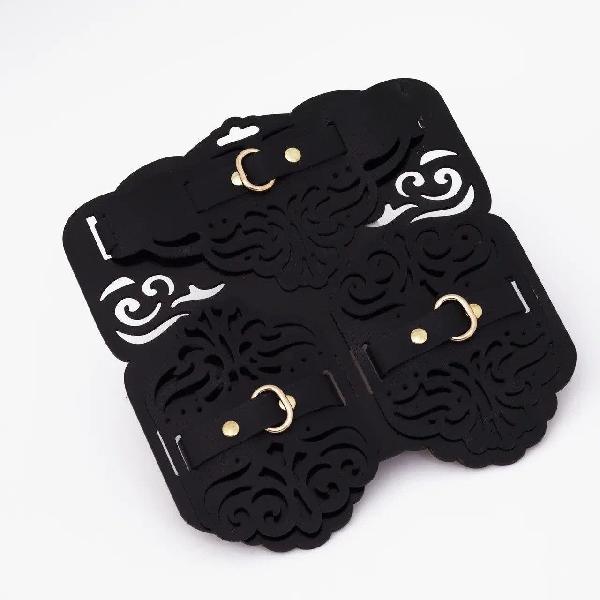 Фигурный набор для БДСМ-игр с узорами и золотистой фурнитурой от Crazy Handmade