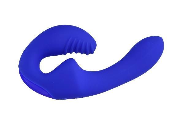 Синий безремневой страпон с пультом ДУ - 17,5 см. от Главсексмаг