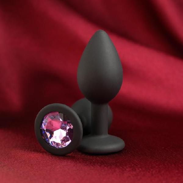 Черная анальная пробка с лиловым кристаллом - 7,2 см. от Сима-Ленд