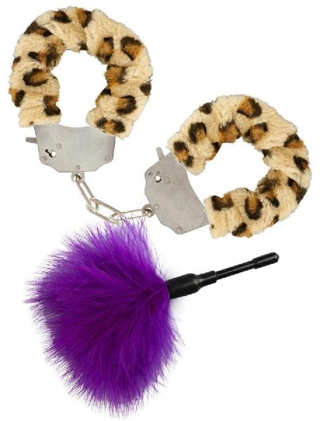 Эротический набор: леопардовые наручники и фиолетовая пуховка от Toy Joy