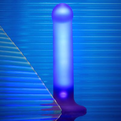 Светящийся фаллоимитатор Strap-on-me Glow-Led Dildo - size M от Strap-on-me