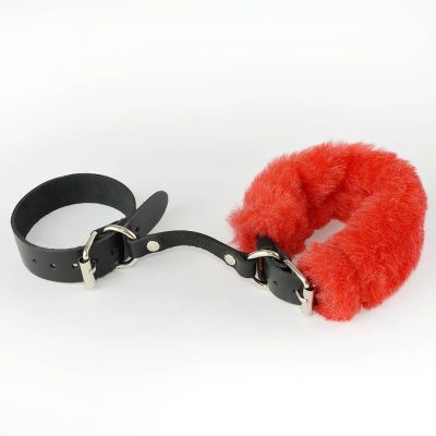 Черные кожаные наручники со съемной красной опушкой от Sitabella