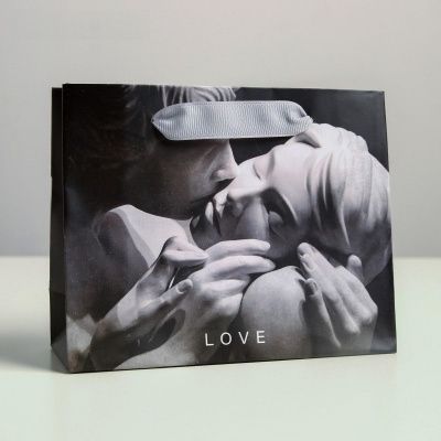 Маленький бумажный подарочный пакет LOVE - 15 х 12 см. от Сима-Ленд