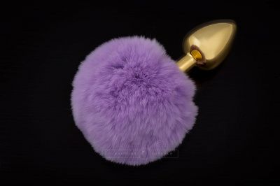 Маленькая золотистая пробка с пушистым фиолетовым хвостиком от Пикантные штучки