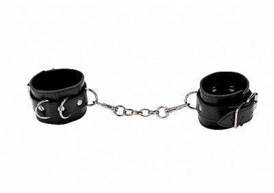 Черные кожаные наручники с заклепками от Shots Media BV