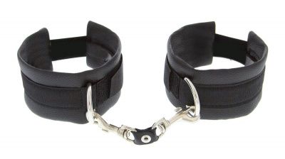 Чёрные полиуретановые наручники Luxurious Handcuffs от Blush Novelties