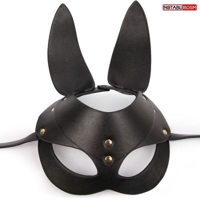 Черная маска с удлиненными ушками и заклепками от Bior toys
