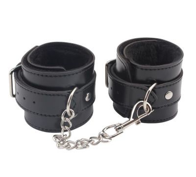Черные оковы на ноги Obey Me Leather Ankle Cuffs от Chisa