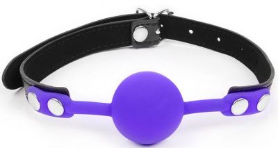 Фиолетовый кляп-шарик с черным ремешком от Bior toys