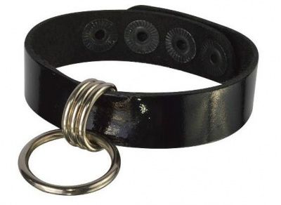 Черный лаковый кожаный браслет с подвесным колечком от Sitabella